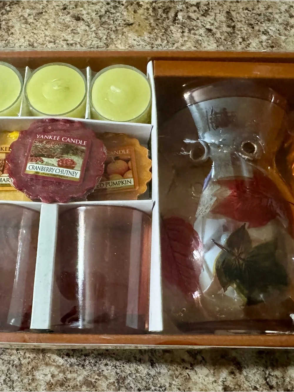 Yankee Candle Autumn Wax Melt & Glass Warmer Set - New